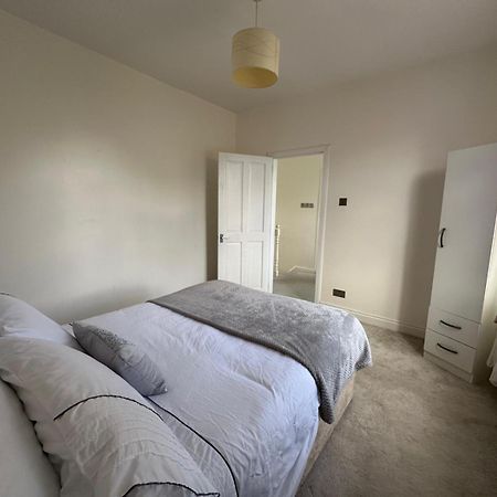 Luxurious Living 4 Bedroom Home Londra Dış mekan fotoğraf