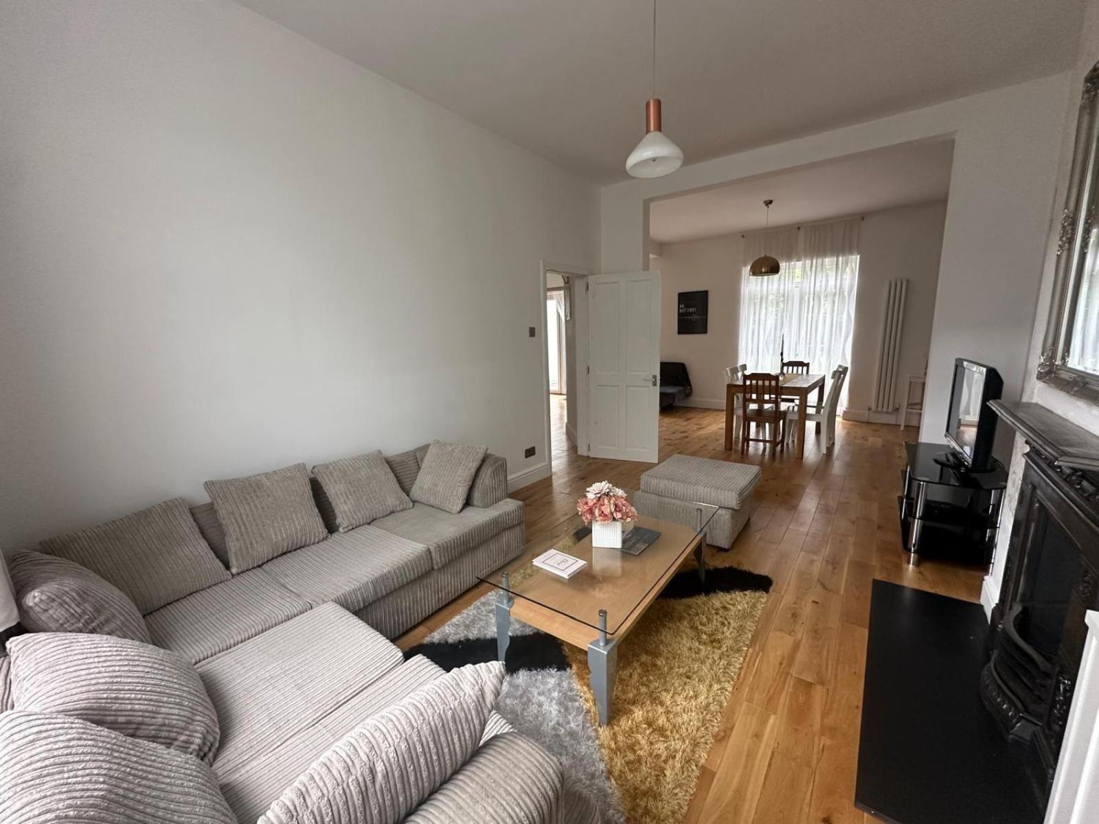Luxurious Living 4 Bedroom Home Londra Dış mekan fotoğraf