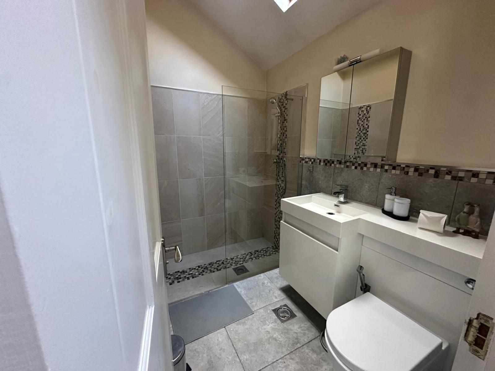 Luxurious Living 4 Bedroom Home Londra Dış mekan fotoğraf