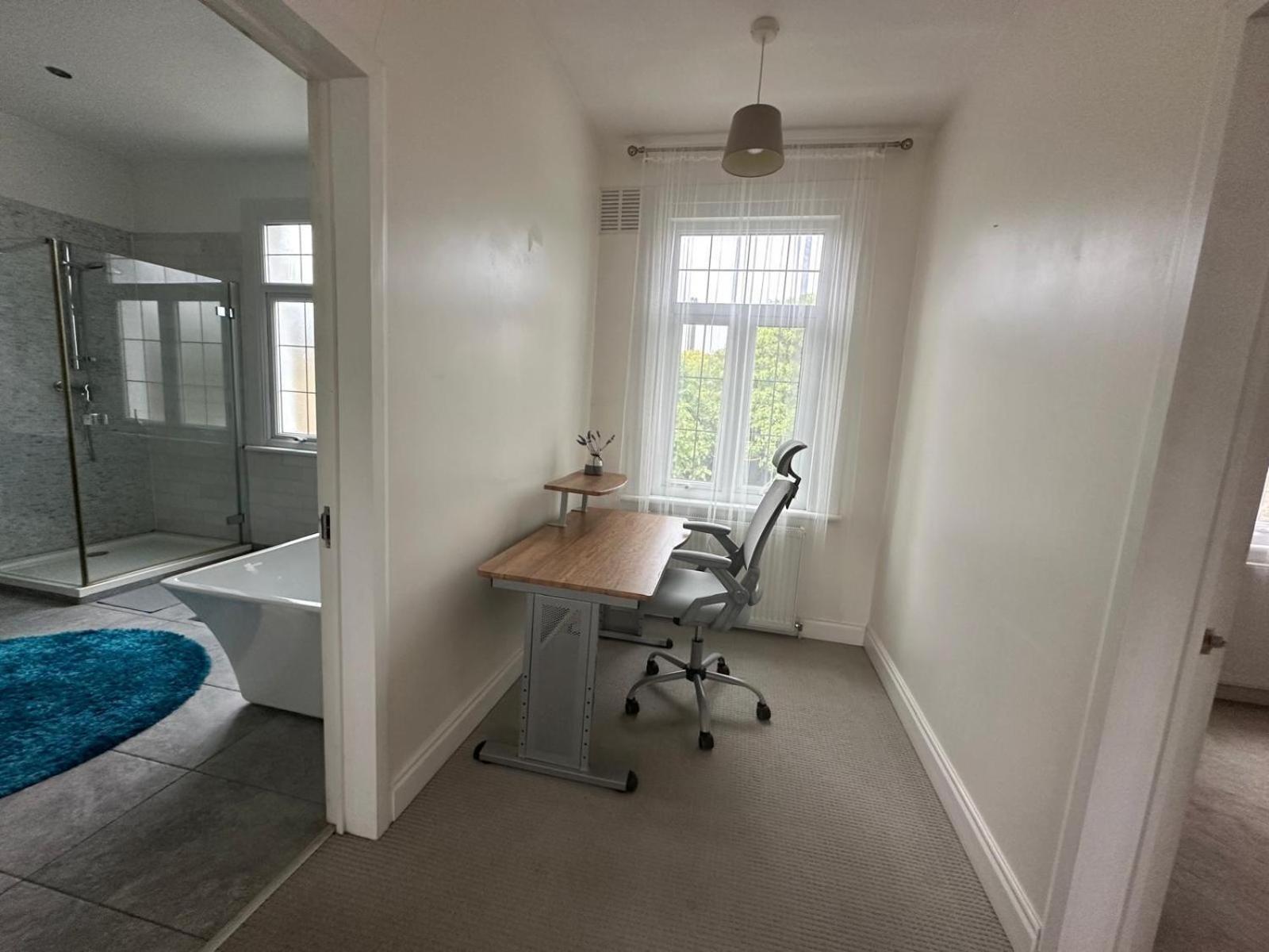 Luxurious Living 4 Bedroom Home Londra Dış mekan fotoğraf