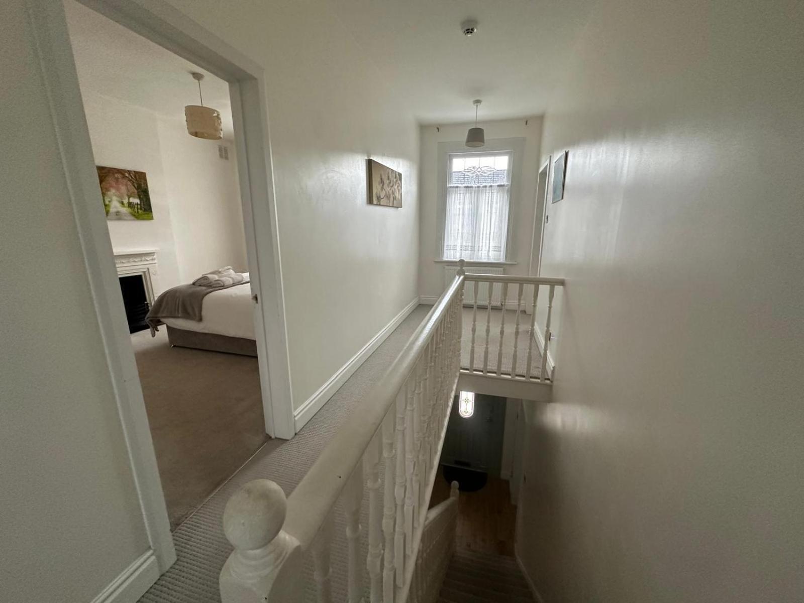 Luxurious Living 4 Bedroom Home Londra Dış mekan fotoğraf